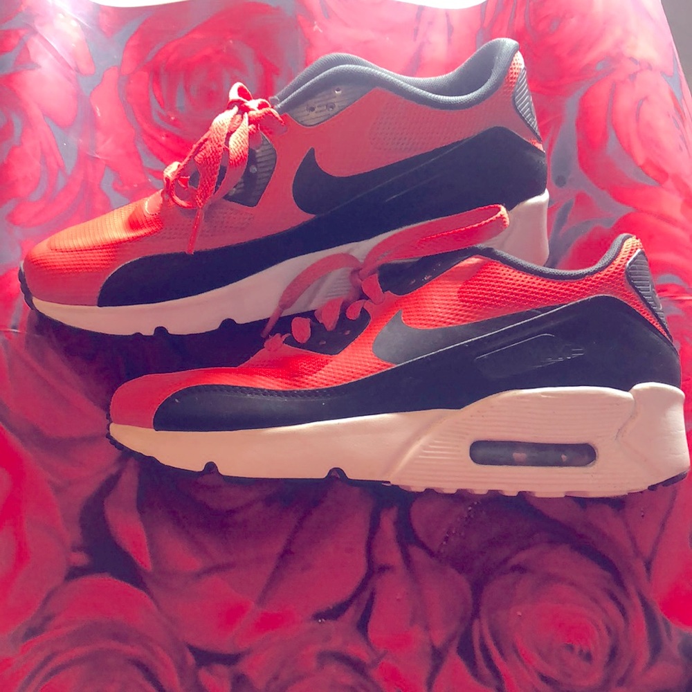 Red and black airmax